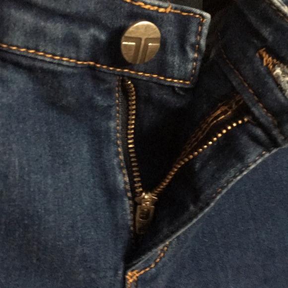 Girl’s Jean Shorts - Picture 3 of 7